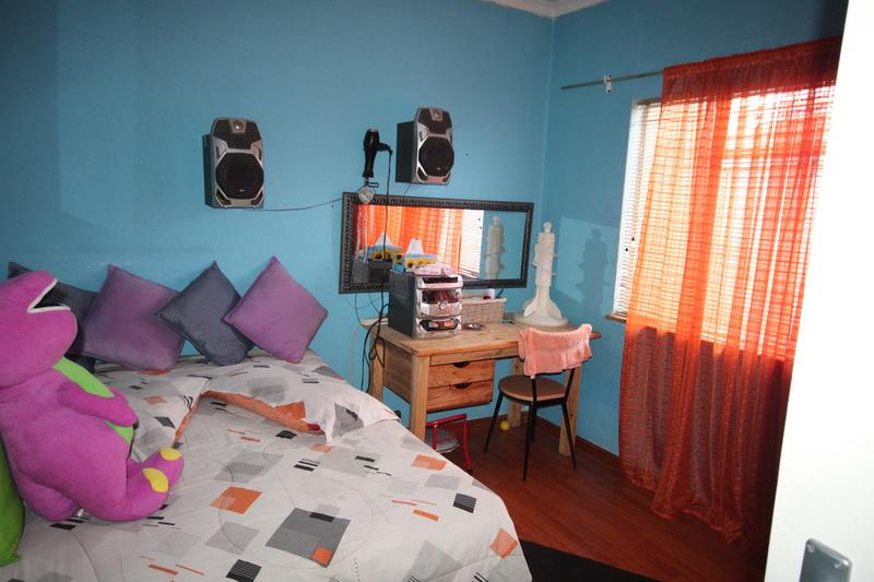 5 Bedroom Property for Sale in Belmont Park Western Cape